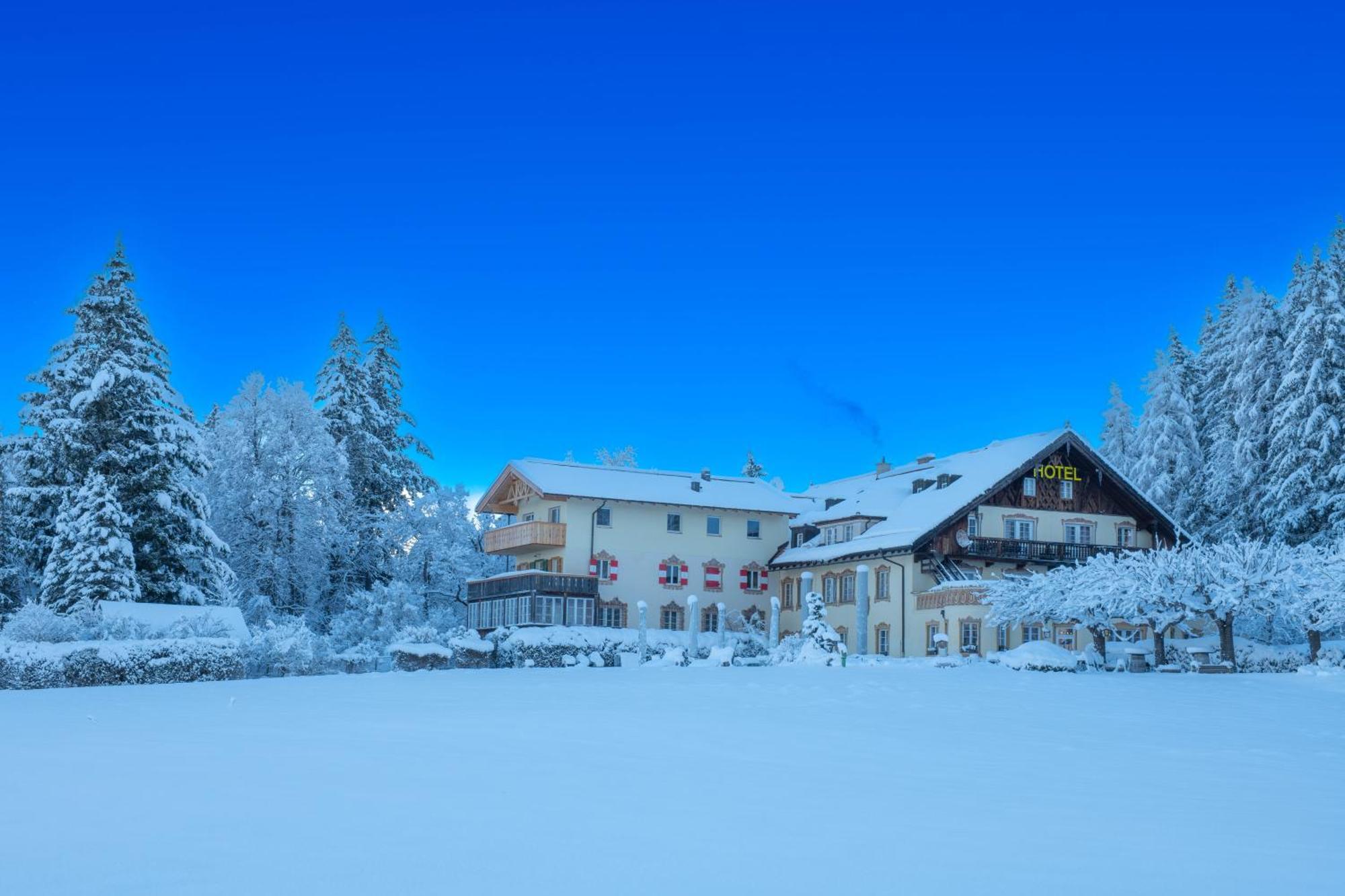 Hotel Restaurant Gruenwalderhof Patsch ภายนอก รูปภาพ