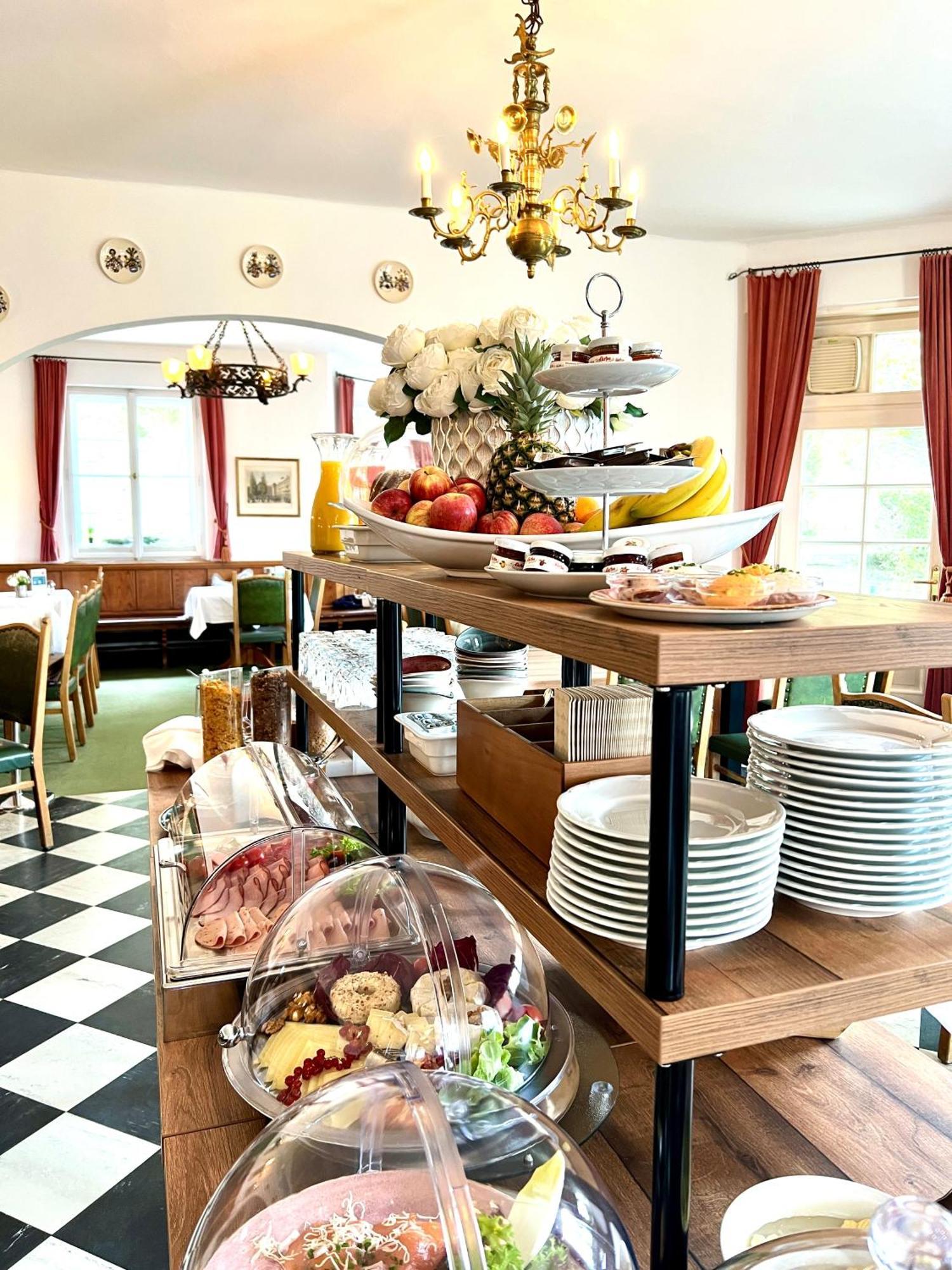Hotel Restaurant Gruenwalderhof Patsch ภายนอก รูปภาพ