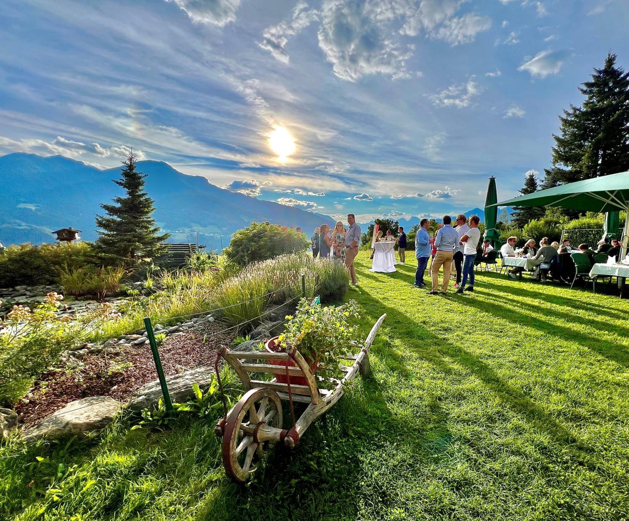 Hotel Restaurant Gruenwalderhof Patsch ภายนอก รูปภาพ