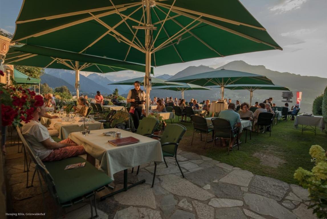 Hotel Restaurant Gruenwalderhof Patsch ภายนอก รูปภาพ